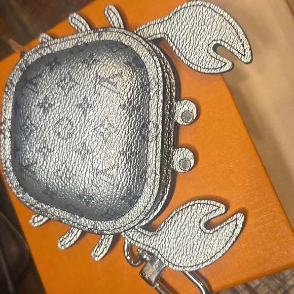LOUIS VUITTON M02529 Monogram Club Crab Charm Wallet/Coin Case Pouch Key Holder - Picture 8 of 16